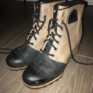 Sorel winter boots like new